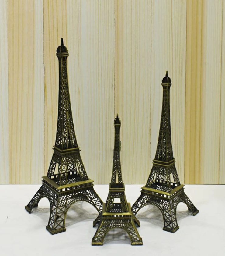 Metal Eiffel Tower Showpiece RY9285